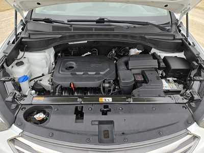 2017 Hyundai Santa Fe, $12295. Photo 7