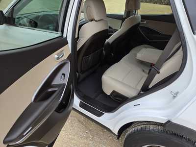 2017 Hyundai Santa Fe, $12295. Photo 9