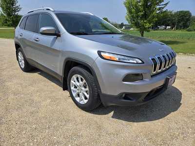 2017 Jeep Cherokee, $8495. Photo 4