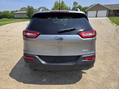 2017 Jeep Cherokee, $8495. Photo 6