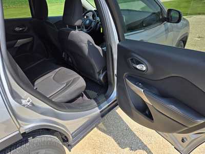 2017 Jeep Cherokee, $8495. Photo 11