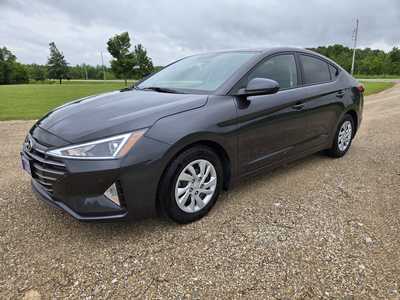2020 Hyundai Elantra, $9395. Photo 2
