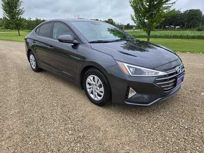 2020 Hyundai Elantra, $9395. Photo 4