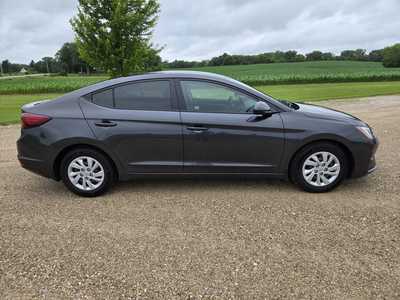 2020 Hyundai Elantra, $9395. Photo 5