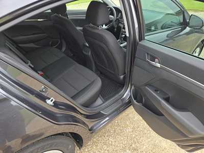 2020 Hyundai Elantra, $9395. Photo 11