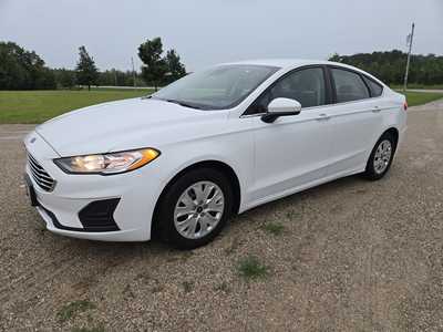 2019 Ford Fusion, $10795. Photo 2