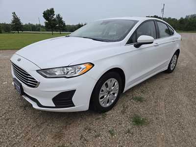 2019 Ford Fusion, $10795. Photo 5
