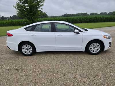 2019 Ford Fusion, $10795. Photo 8