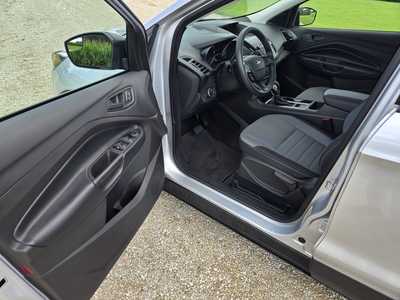 2019 Ford Escape, $10895. Photo 8