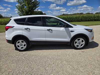 2019 Ford Escape, $10895. Photo 5