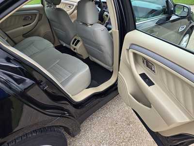 2016 Ford Taurus, $9895. Photo 11