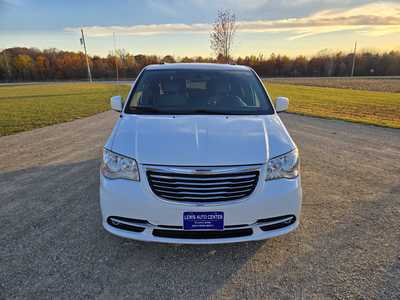 2015 Chrysler Town & Country, $6695. Photo 3