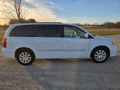 2015 Chrysler Town & Country, $6695. Photo 5