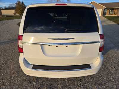 2015 Chrysler Town & Country, $6695. Photo 6