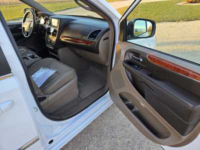 2015 Chrysler Town & Country, $6695. Photo 10