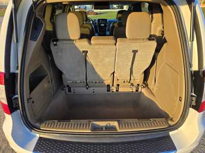 2015 Chrysler Town & Country, $6695. Photo 12
