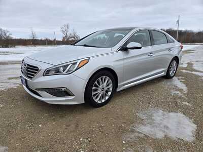 2015 Hyundai Sonata, $8795. Photo 2