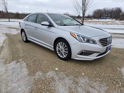 2015 Hyundai Sonata, $8795. Photo 4