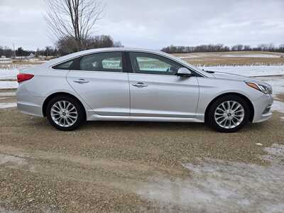 2015 Hyundai Sonata, $8795. Photo 5