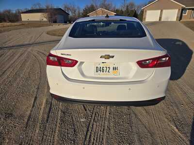 2021 Chevrolet Malibu, $13895. Photo 6