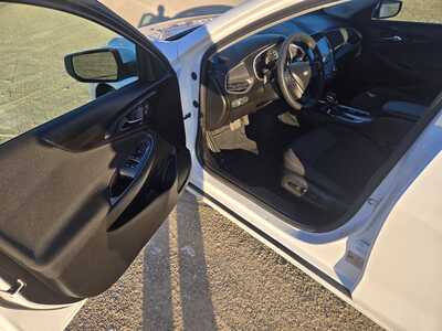 2021 Chevrolet Malibu, $13895. Photo 8