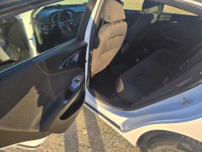 2021 Chevrolet Malibu, $13895. Photo 9