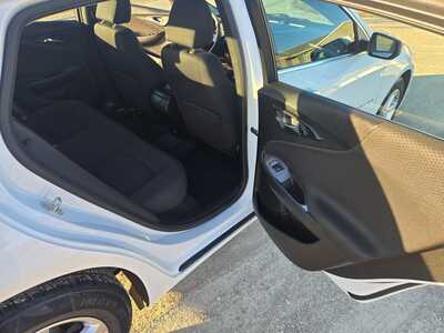 2021 Chevrolet Malibu, $13895. Photo 11