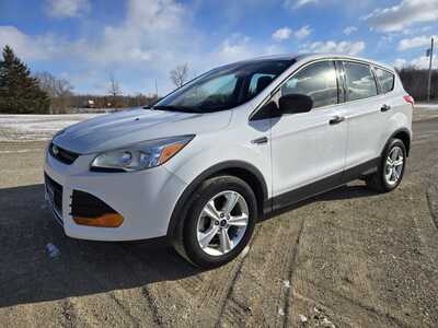 2016 Ford Escape, $7895. Photo 2