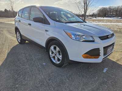2016 Ford Escape, $7895. Photo 4