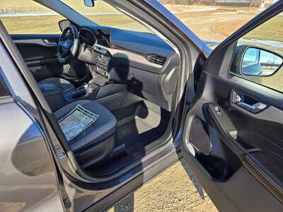 2021 Ford Escape, $13395. Photo 10