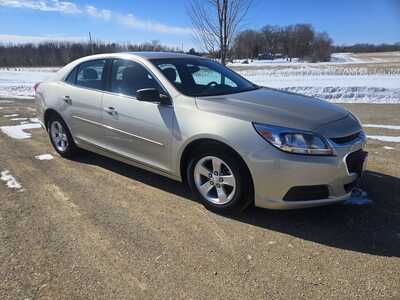 2014 Chevrolet Malibu, $7695. Photo 4