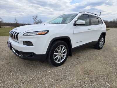2018 Jeep Cherokee, $9895. Photo 2