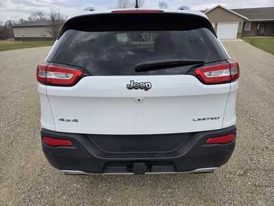 2018 Jeep Cherokee, $9895. Photo 6