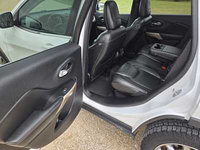 2018 Jeep Cherokee, $9895. Photo 9