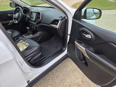 2018 Jeep Cherokee, $9895. Photo 10