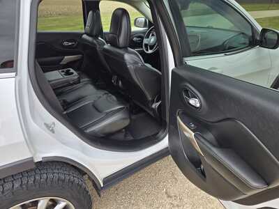 2018 Jeep Cherokee, $9895. Photo 11