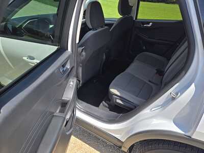 2021 Ford Escape, $18795. Photo 9