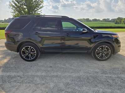 2015 Ford Explorer, $8795. Photo 5