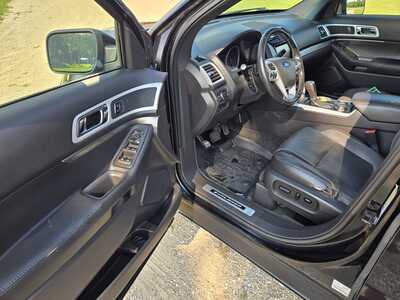 2015 Ford Explorer, $8795. Photo 8