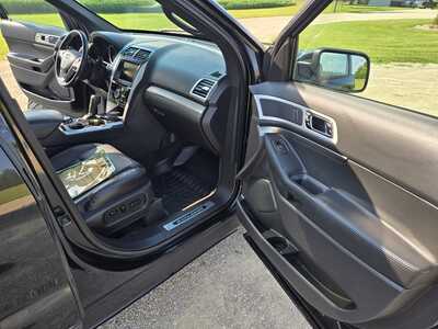 2015 Ford Explorer, $8795. Photo 10