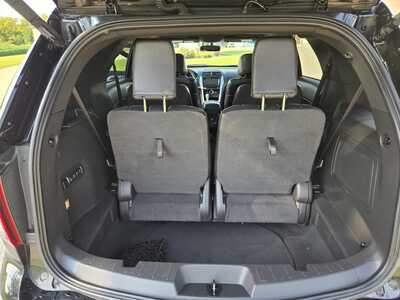 2015 Ford Explorer, $8795. Photo 12