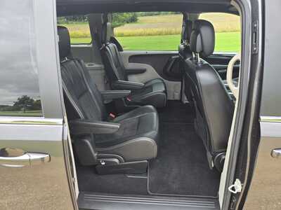 2019 Dodge Caravan, Grand, $7495. Photo 11