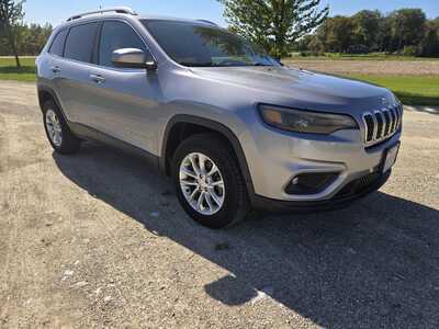 2019 Jeep Cherokee, $14395. Photo 4
