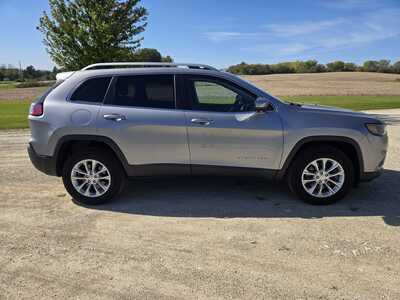 2019 Jeep Cherokee, $14395. Photo 5