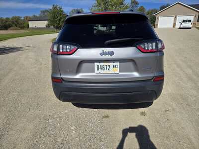 2019 Jeep Cherokee, $14395. Photo 6