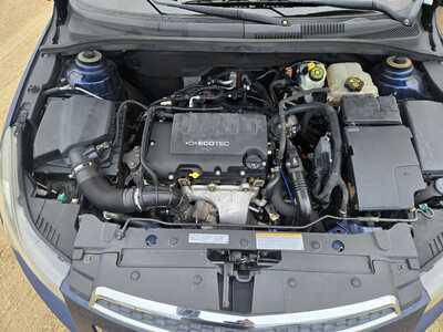 2011 Chevrolet Cruze, $4195. Photo 7