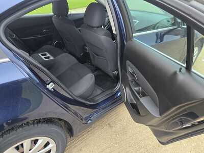 2011 Chevrolet Cruze, $4195. Photo 11