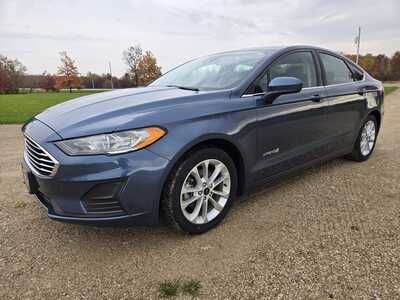 2019 Ford Fusion, $13395. Photo 2