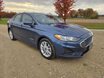 2019 Ford Fusion, $13395. Photo 4