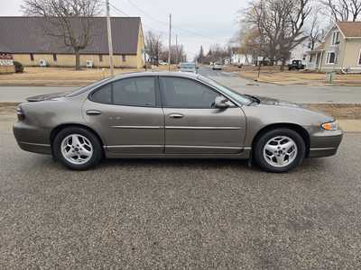 2001 Pontiac Grand Prix, $6995. Photo 2